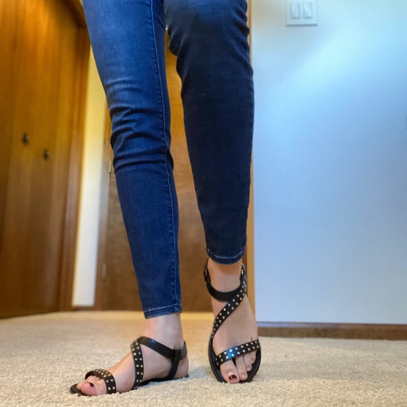 Cityclassified Women’s 8.5 Black Studded Sandal - Picture 2 of 8